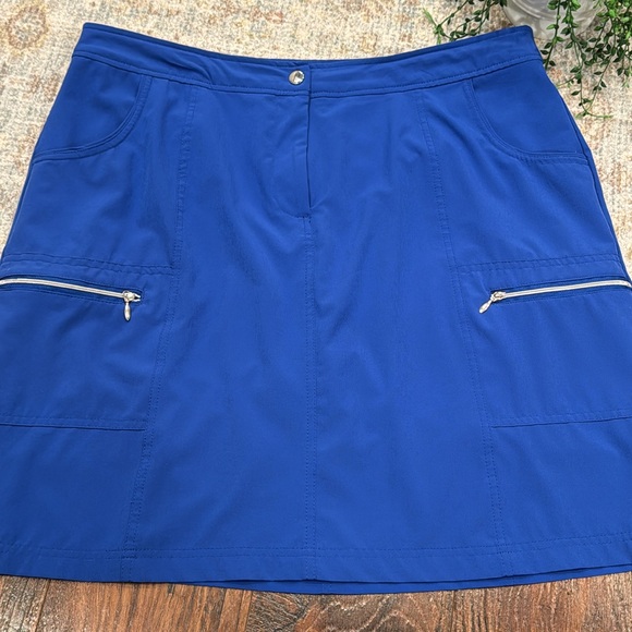 ZENERGY BY CHICO’S SKORT - Picture 2 of 11